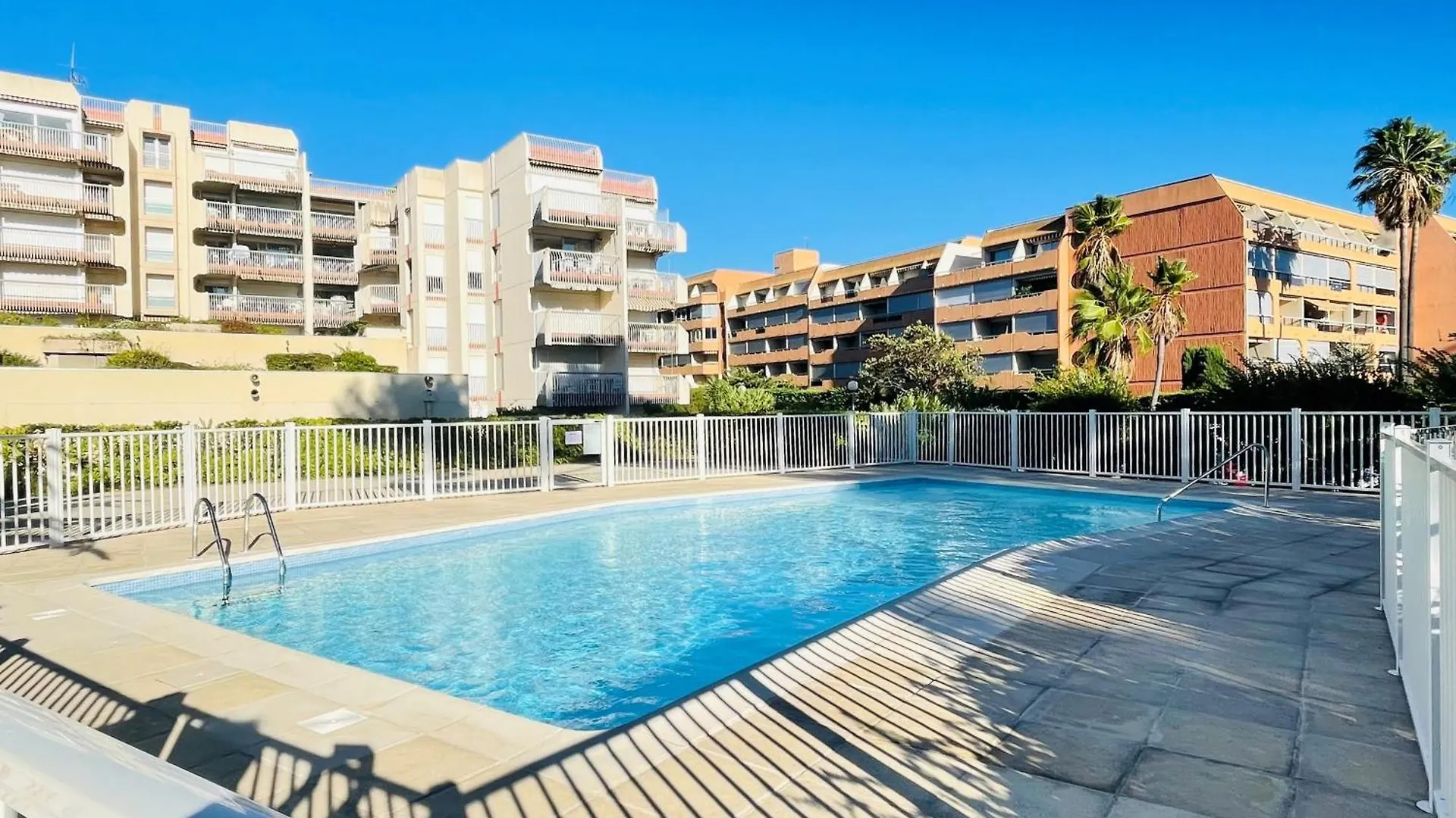 Appartement Santa Lucia Piscine Proche Du Centre Saint Raphael Apartment